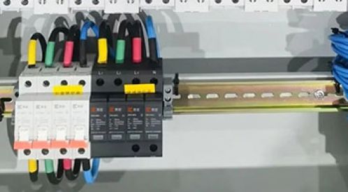 如何選購防浪涌保護器：易造浪涌保護器的優勢與指南